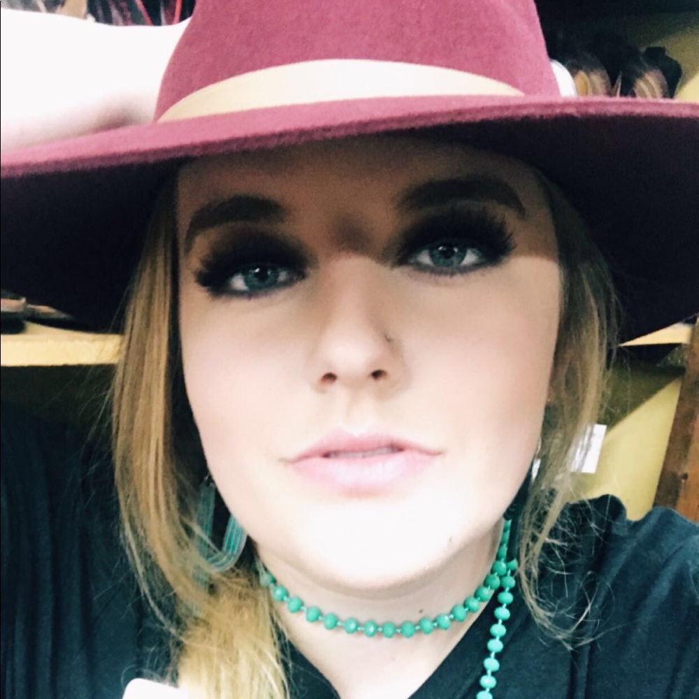 Meet your Posher, Katherine